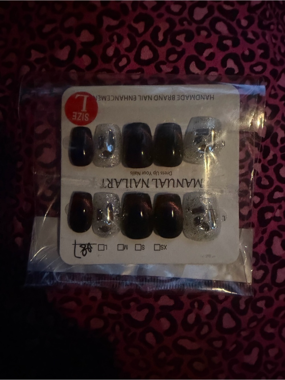 Press-On Nail Set – Black and Silver Accent Nails